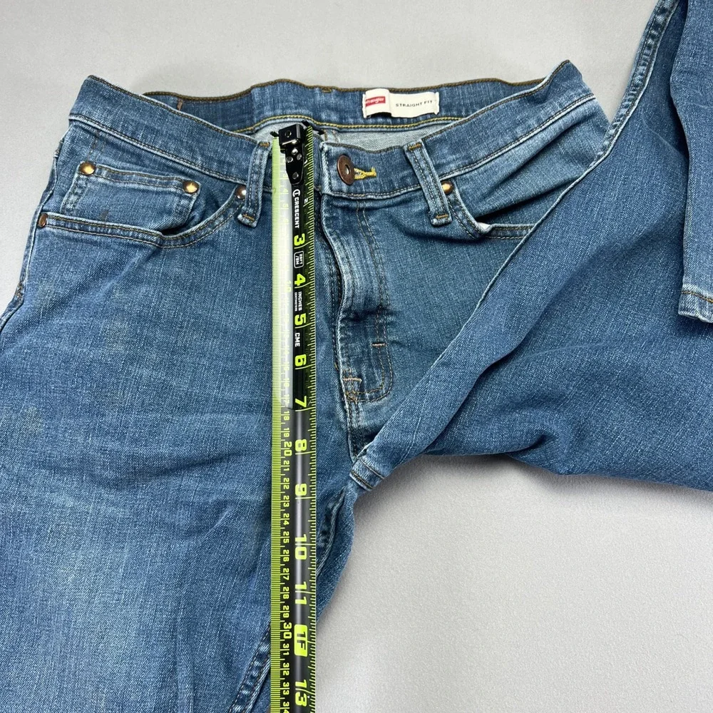 Wrangler Straight Fit Jeans Mens 31x30 Medium Wash Blue Denim 112326614